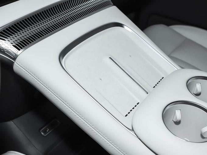 Zastosowana Inteligentna Technologia Dorośli Osobowi 5 Drzwi 7 Siedzeń Xpeng X9 MPV 650Km EV Auto 6